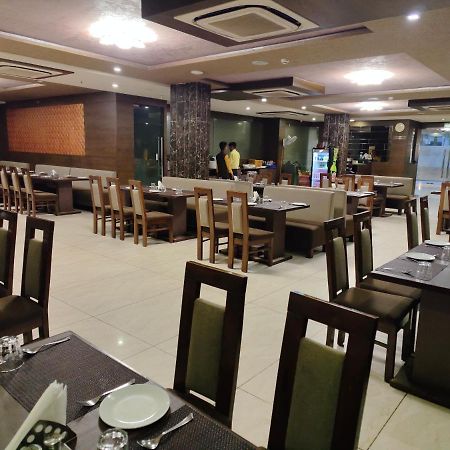 Tgv Hotel Ahmedabad Luaran gambar