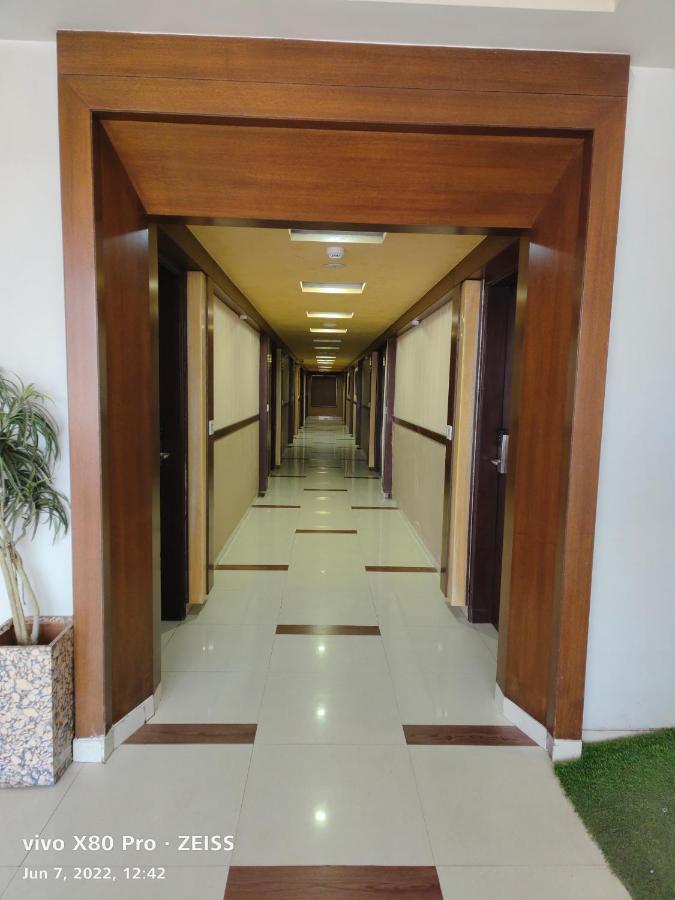 Tgv Hotel Ahmedabad Luaran gambar