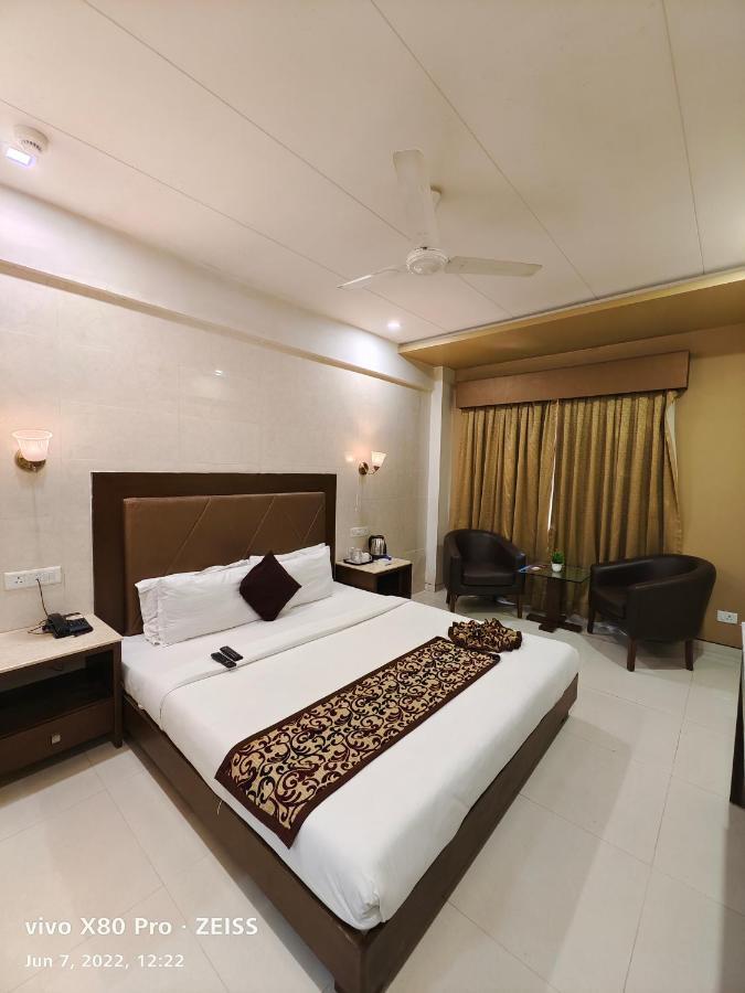Tgv Hotel Ahmedabad Luaran gambar