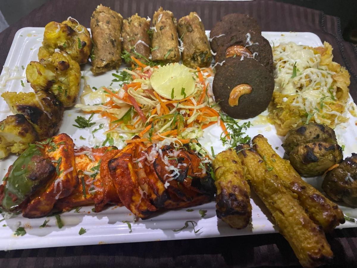 Tgv Hotel Ahmedabad Luaran gambar