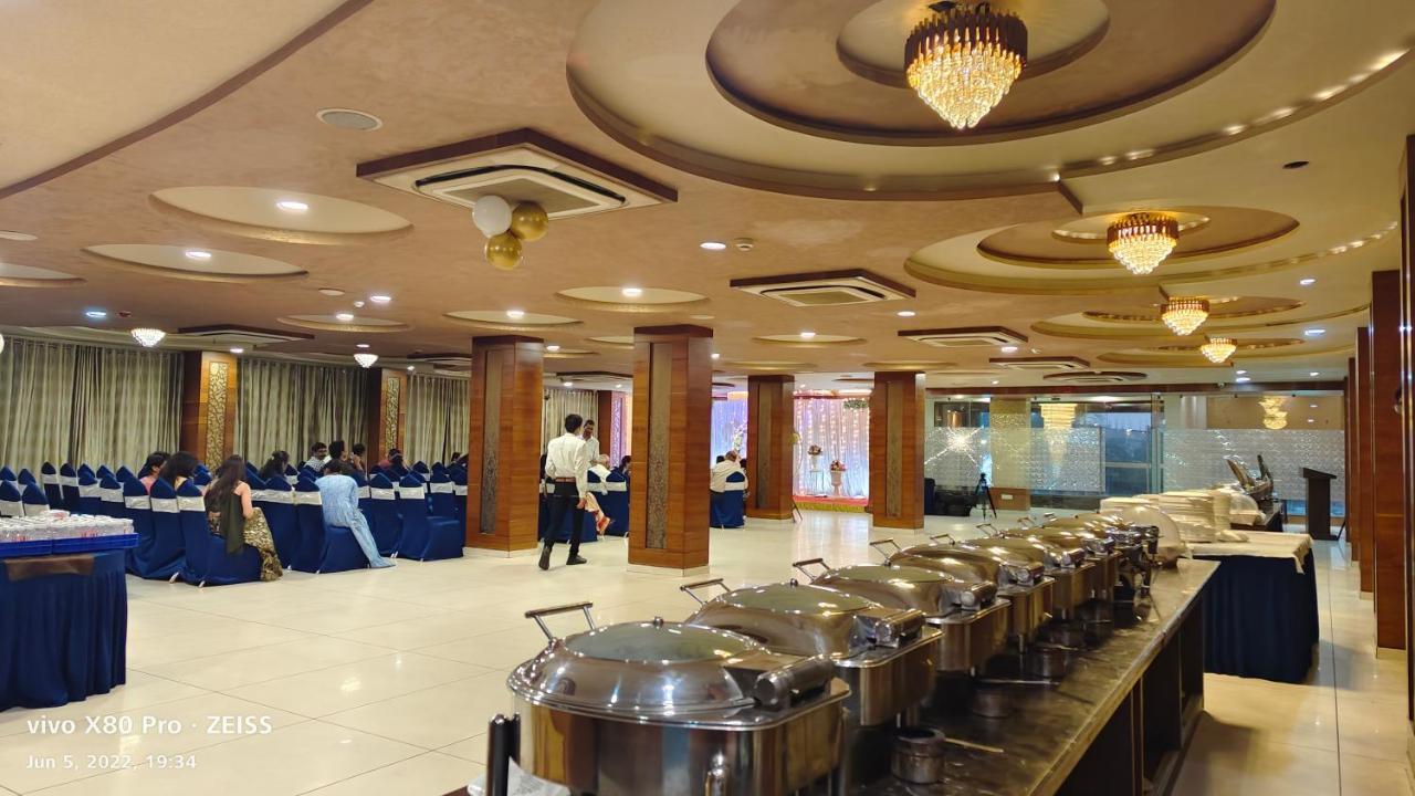 Tgv Hotel Ahmedabad Luaran gambar