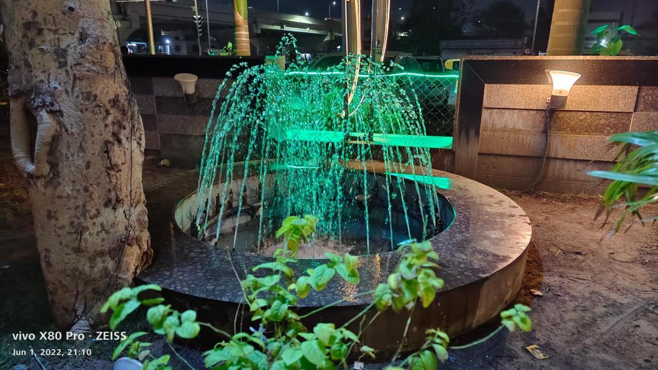 Tgv Hotel Ahmedabad Luaran gambar